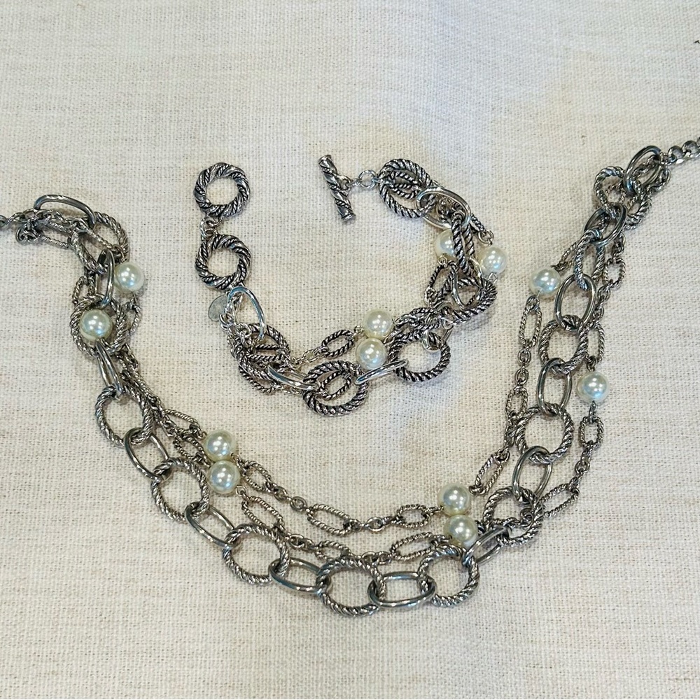 Premier Designs necklace and bracelet